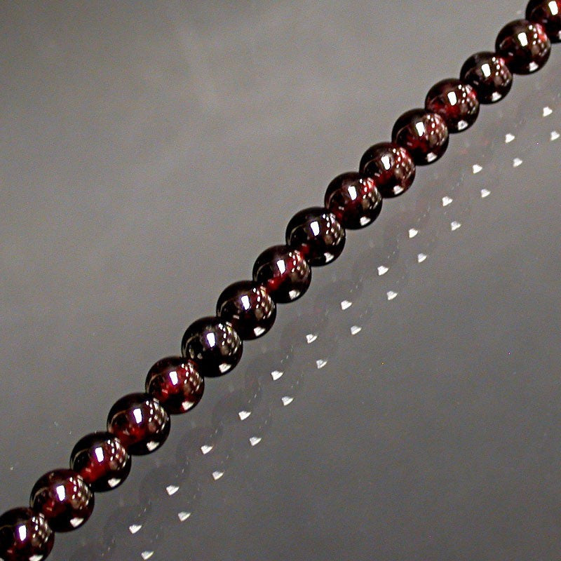 Collier Grenat