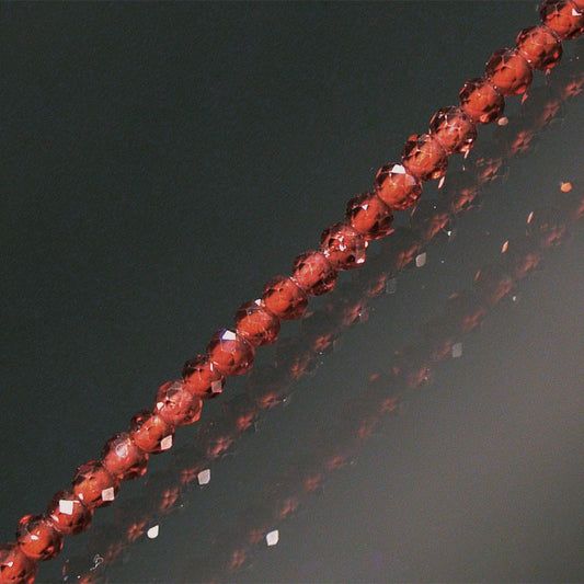 Collier Grenat facetté