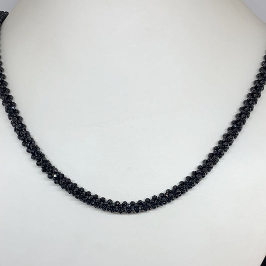Collier Spinelle facetté tressé